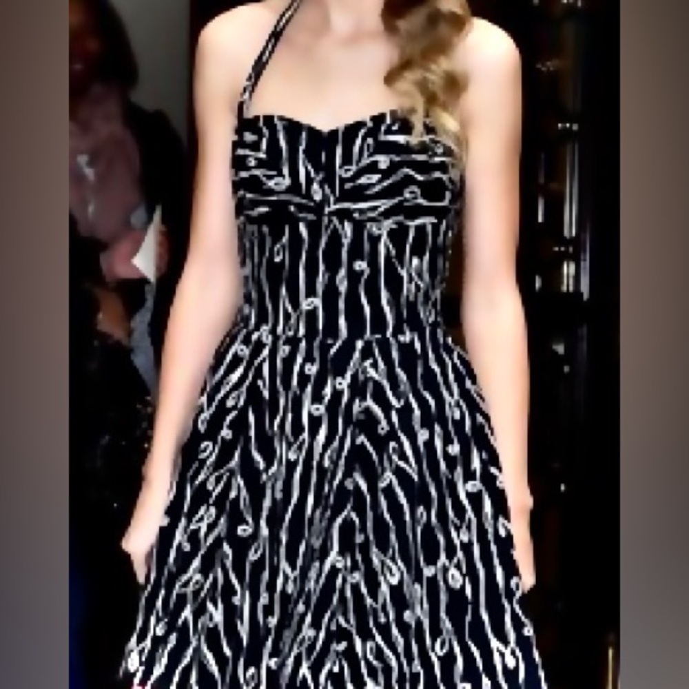 Girls from Savoy: Black and white dress